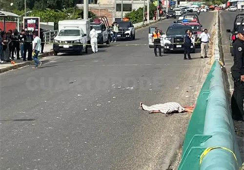 Atropella motorista a mujer y fallece