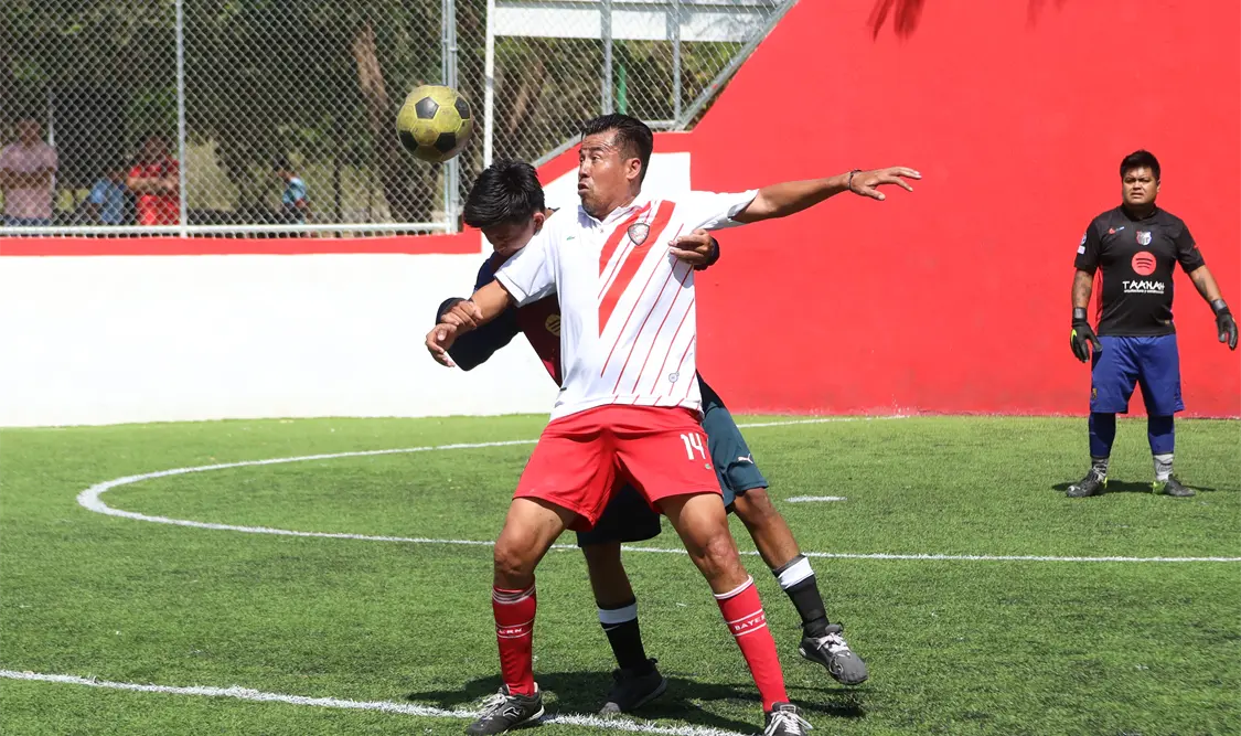 Los dos cruces auguran mucha intensidad y sobre todo igualdad en cada sector del campo. Diego Pérez/CP