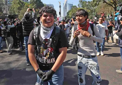 Asisten 150 personas a segunda marcha