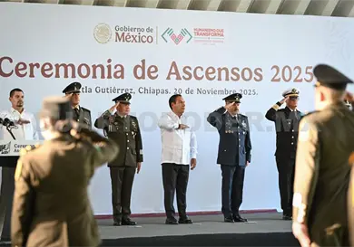 Asiste gobernador a Ceremonia de Ascensos