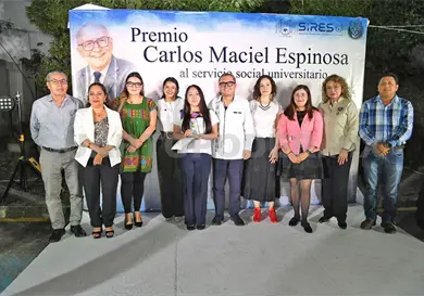 Entregan Premio "Carlos Maciel Espinosa"