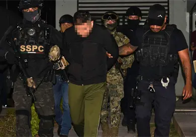 Trasladan a penal a implicado en el asesinato de Manzo