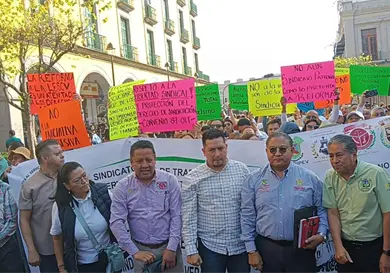 Sindicatos protestan ante Congreso estatal
