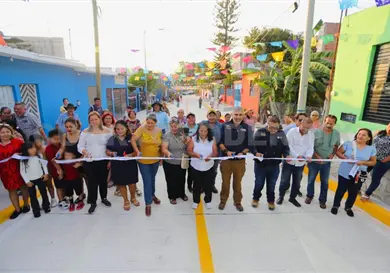 Inaugura Torres una calle más; ahora en Las Lajas