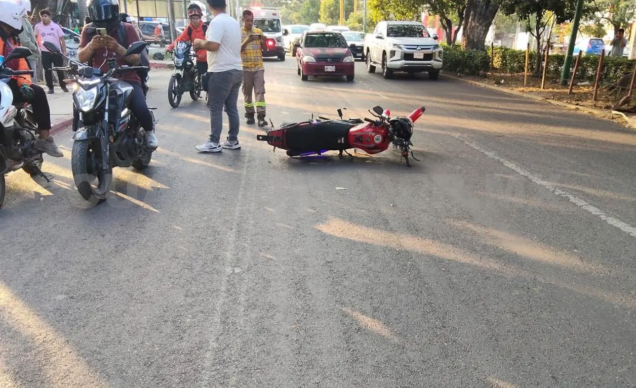 Arrollan a motorista en bulevar y fallece