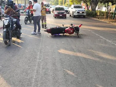 Arrollan a motorista en bulevar y fallece