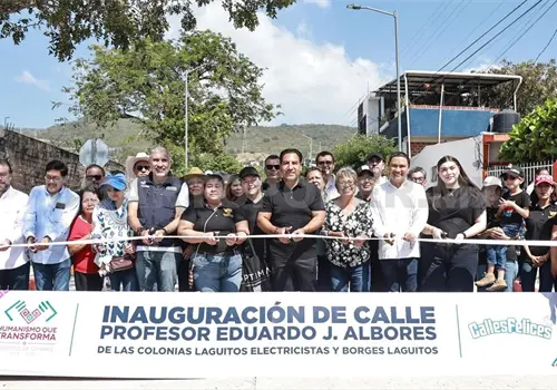 Inauguran reciente modernización de calle en los Laguitos