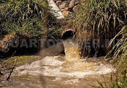 Profesor se manifiesta por la calidad del agua