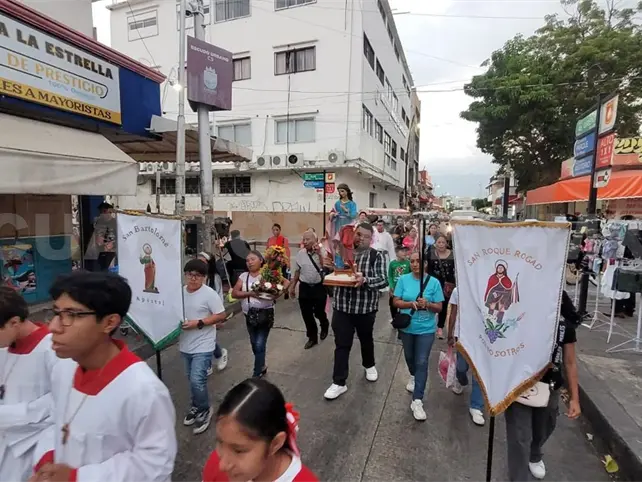 Llenan de diversas melodías y fe a las calles de la capital
