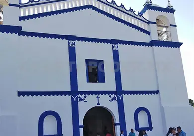 Piden cat&oacute;licos climatizar la iglesia de Tata Chico