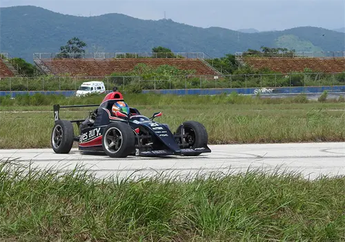 Por la última bandera a cuadros en la F1.8 Por la última bandera a cuadros en la F1.8