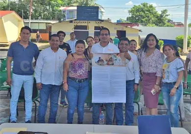 Promueven obras literarias de docentes