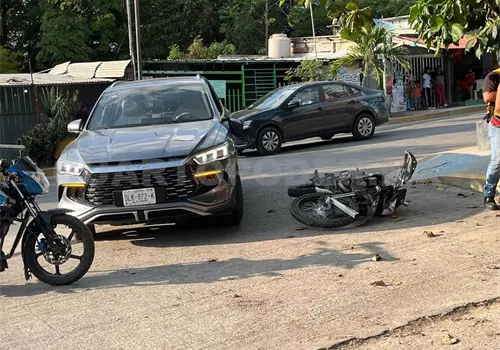 Maniobra de BYD provoca que motorista se estrelle