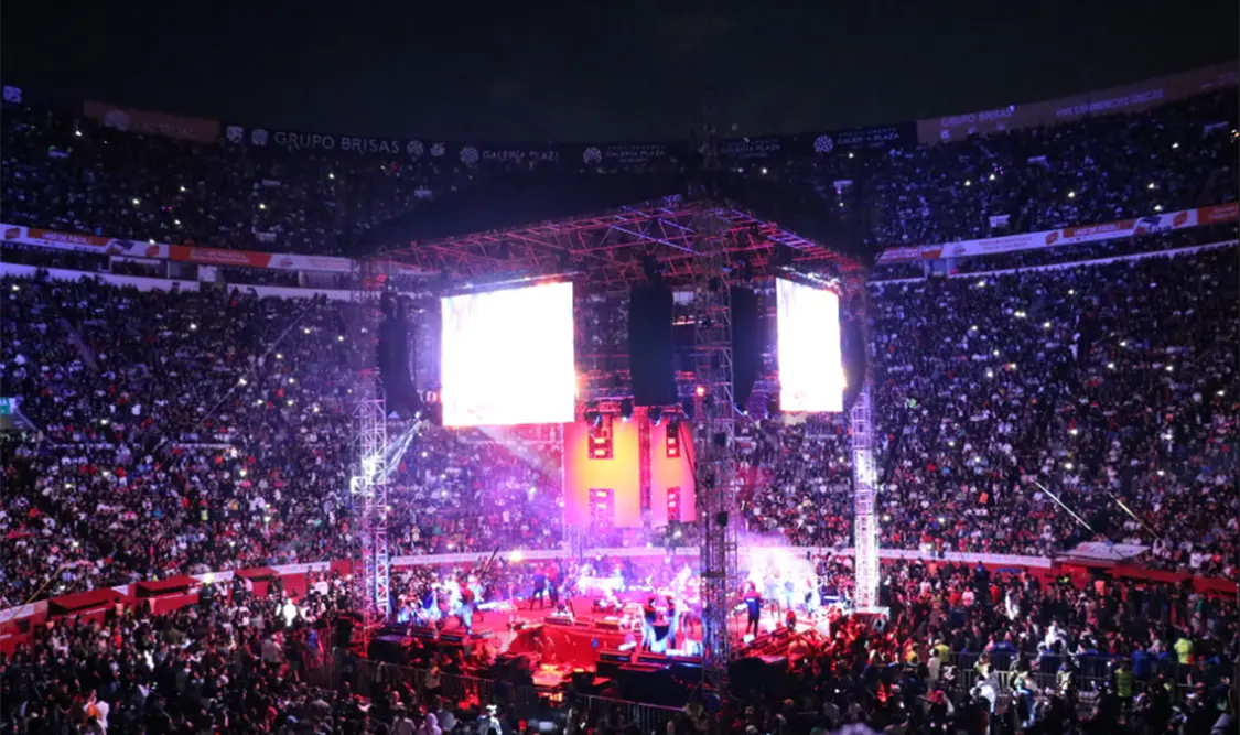 Junior H pospone concierto