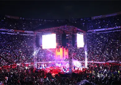 Junior H pospone concierto