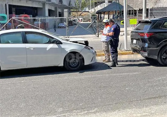 Colisionan particulares por alcance en bulevar