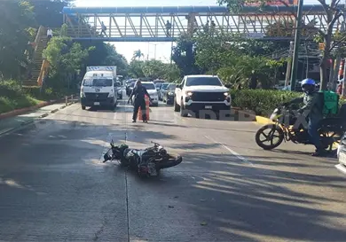 Corte de circulación salda con motorista lesionado Corte de circulación salda con motorista lesionado