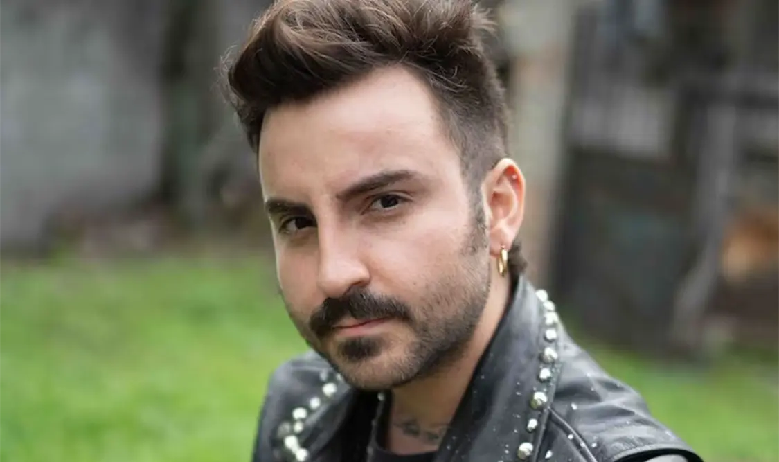 Vicente Fernández Jr., alejado de su hijo