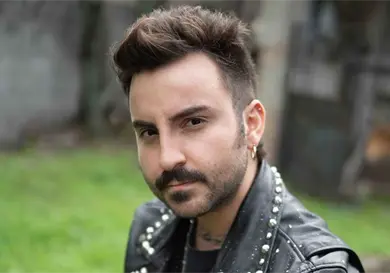 Vicente Fernández Jr., alejado de su hijo