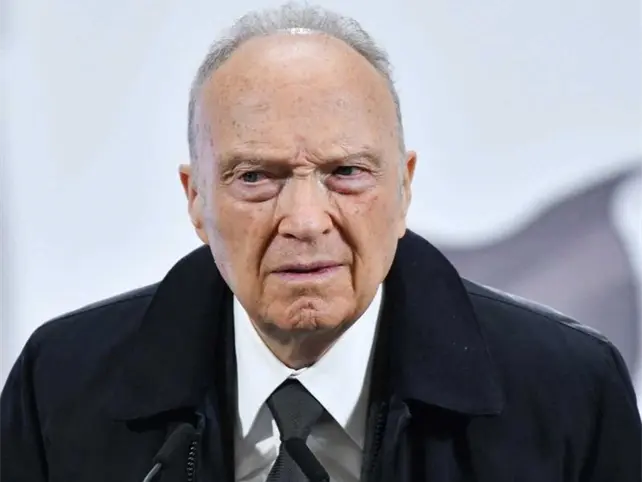 Gertz Manero entrega renuncia ante el Senado