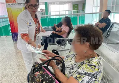 Entregan Cartilla de Derechos de la Mujer