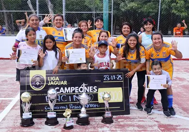 Racing se corona en Caña Hueca