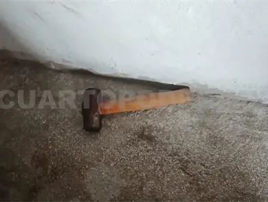 La asesinan con un marro dentro de su hogar