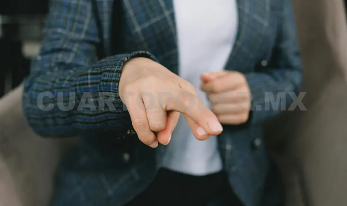 Aprender el lenguaje de señas sigue siendo un reto en la sociedad. Diego Pérez / CP