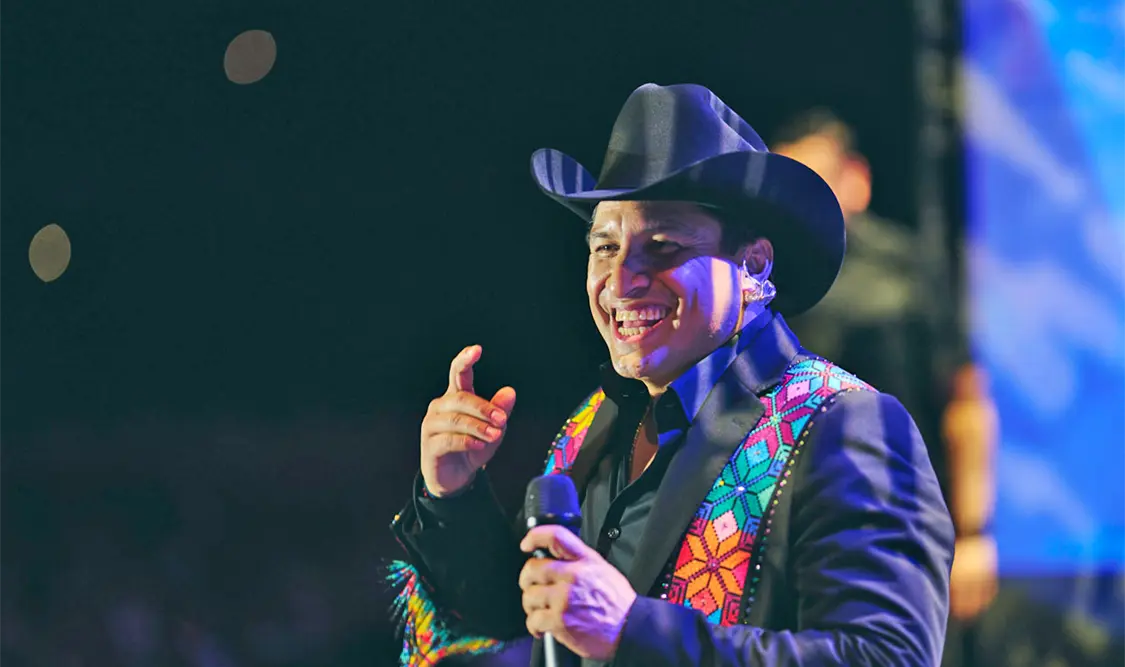 Triunfal regreso de Julión Álvarez