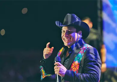 Triunfal regreso de Julión Álvarez