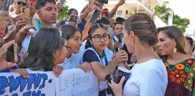 Somos gobiernos que damos al pueblo: Sheinbaum