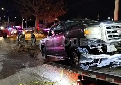 Persecución termina con camioneta incendiada
