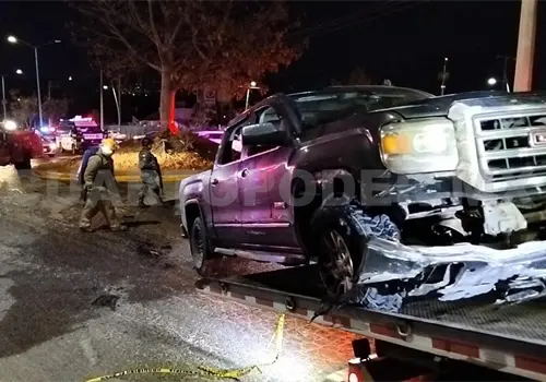 Persecución termina con camioneta incendiada