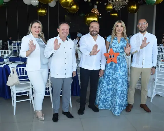 Desayuno de aniversario Desayuno de aniversario