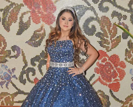 Kristen celebra sus XV años