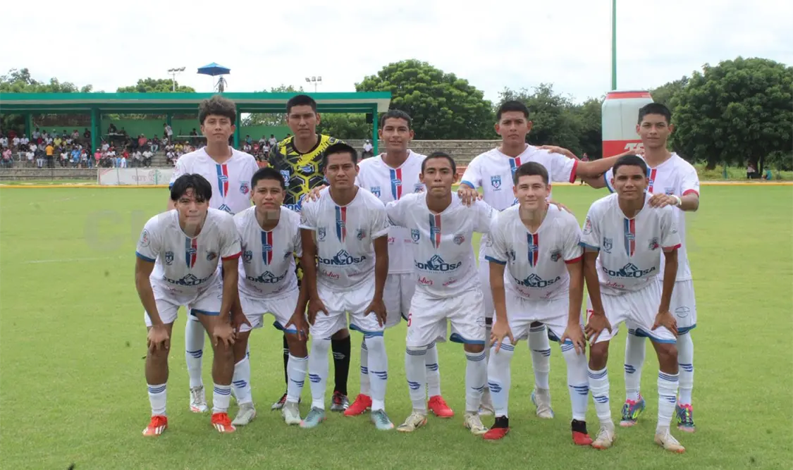 Pese a las circunstancias del encuentro, su rival oaxaqueño hizo como pudo para impedir más goles en su portería. Cortesía