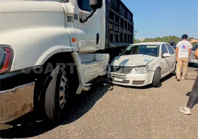 Chocan auto y volteo por corte de circulación Chocan auto y volteo por corte de circulación