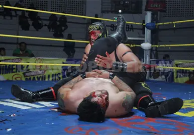 Imperio y Bulldozer llevan su rivalidad al límite