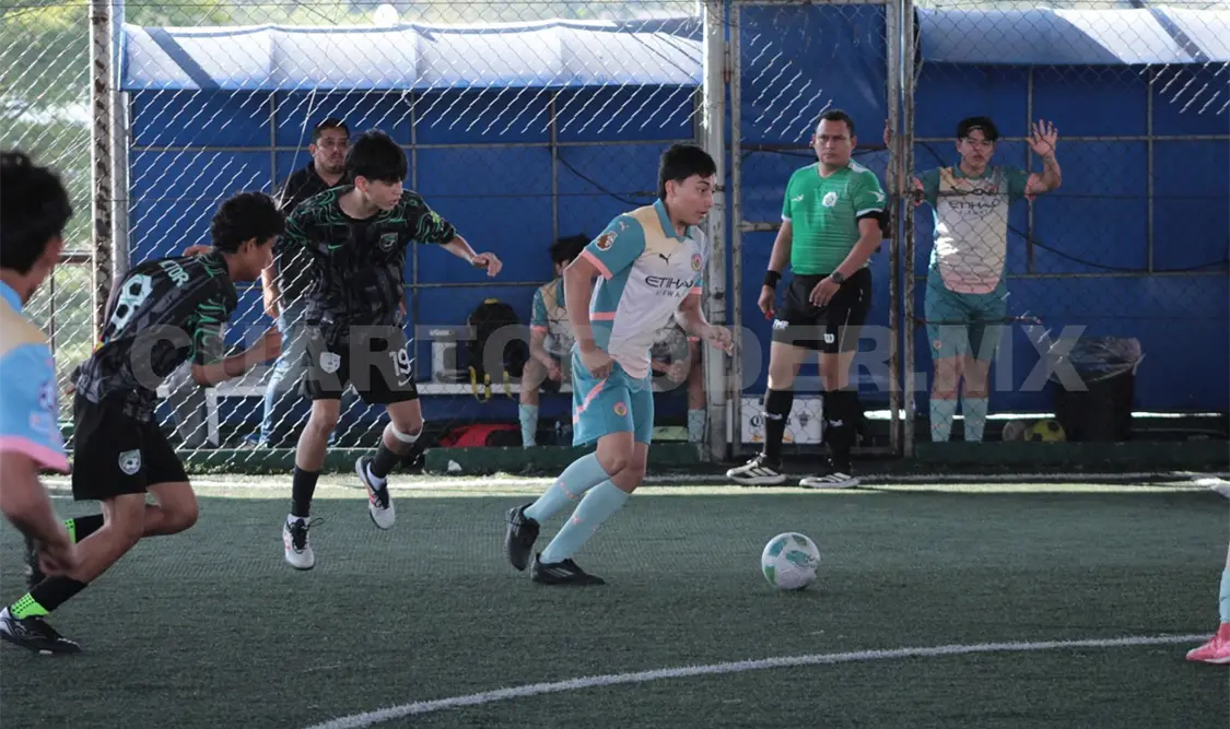 Luis García firmó una actuación brillante, con tres goles que les dieron el triunfo a los suyos. Alan Pola/CP