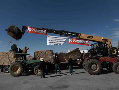 Continúan bloqueando cruces fronterizos