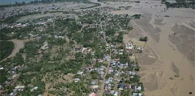 Van más de mil muertos por inundaciones Van más de mil muertos por inundaciones