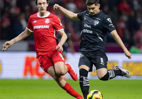 El Monterrey sufre, pero se impone