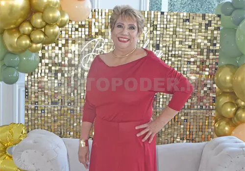 ¡Muchas felicidades, Paty! ¡Muchas felicidades, Paty!