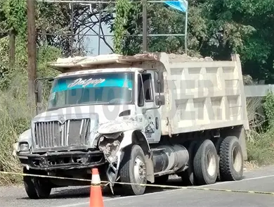Atropellan a adulto mayor y termina hospitalizado