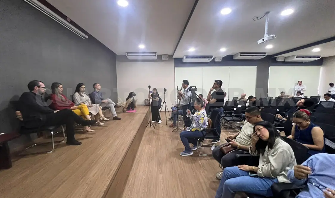 Aspecto de las actividades desde el Congreso del Estado. CP