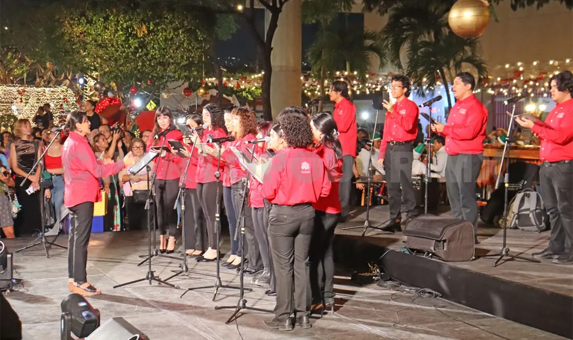 El evento fue amenizado por la Orquesta de la Séptima Región Militar y otros artistas. Samuel Meneses / CP