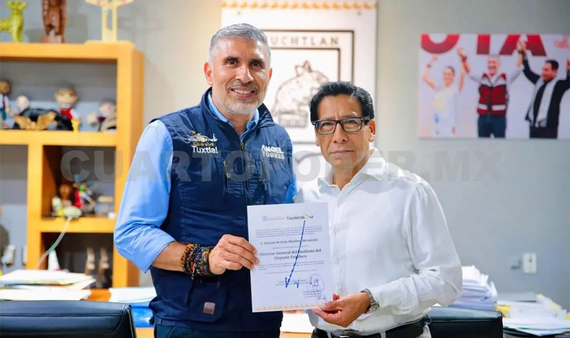 El presidente municipal fue el encargado del hacer el anuncio de la llegada de Manuel Martínez. Cortesía