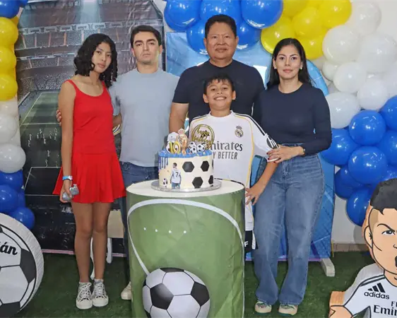 Sebastián cumple su primera década