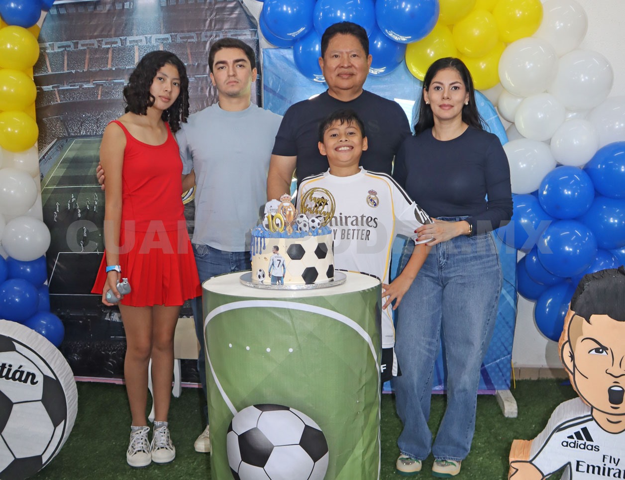 Sebastián cumple su primera década