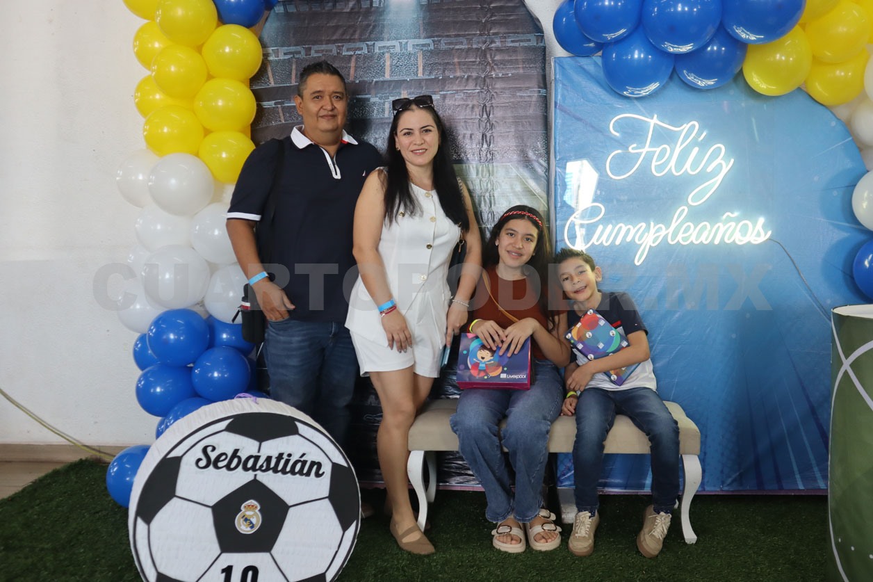 Sebastián cumple su primera década